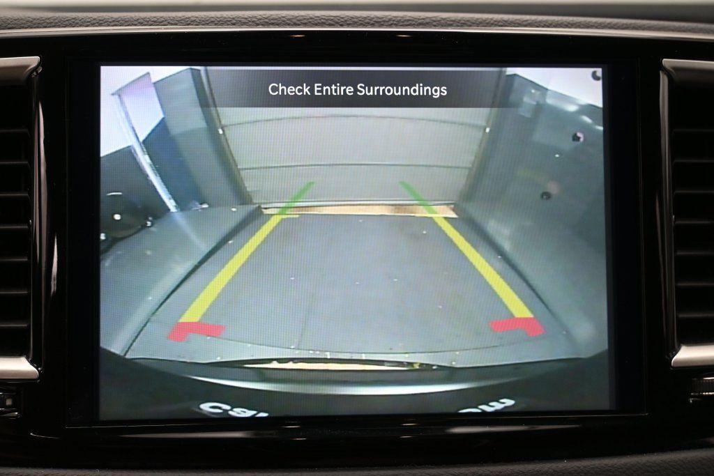 Used 2024 Chrysler Pacifica Touring-L FWD image 14