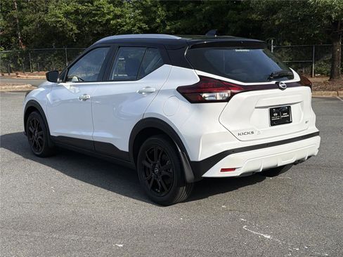 Used 2023 Nissan Kicks SV FWD image 24