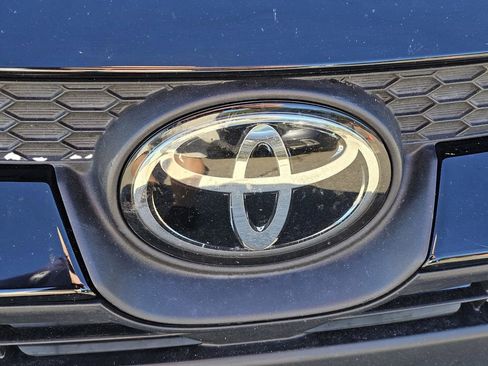 Used 2023 Toyota Corolla LE image 3