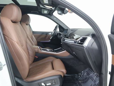 Used 2024 BMW X5 xDrive40i w/ Parking Assistance Package image 13