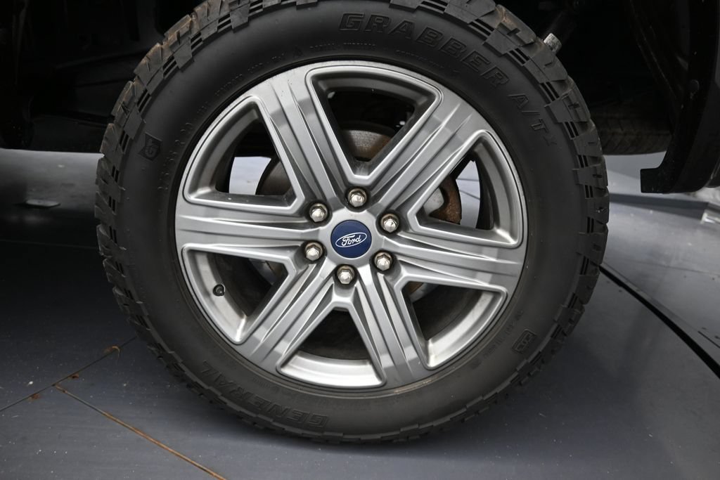 Used 2019 Ford F150 XLT w/ Equipment Group 302A Luxury AWD/4WD image 35