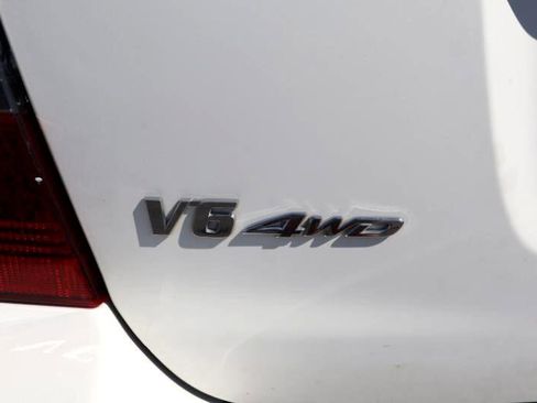 Used 2005 Toyota Highlander 4WD V6 image 12