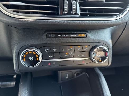 Used 2020 Ford Escape SE Sport image 27