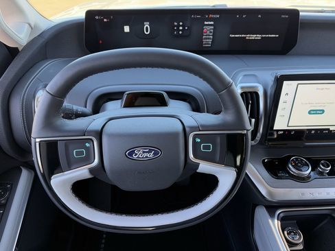 New 2025 Ford Expedition Max Platinum w/ Driver's Package image 33