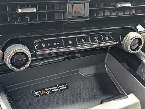 New 2026 Chevrolet Suburban LT w/ Comfort Package RWD image 29