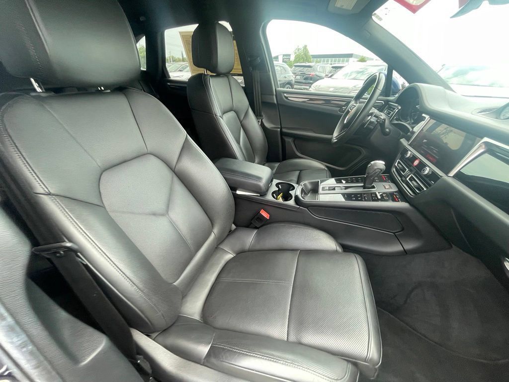 Used 2022 Porsche Macan S AWD/4WD image 26