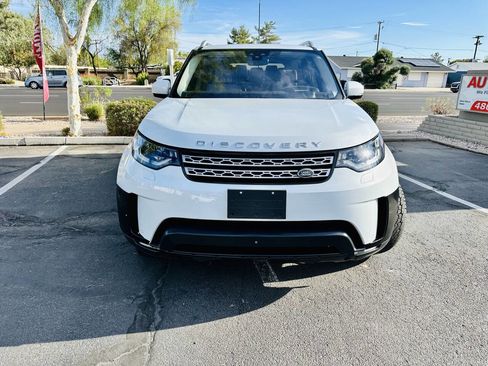 Used 2017 Land Rover Discovery HSE Luxury AWD/4WD image 2