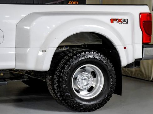 Used 2020 Ford F350 Lariat w/ Lariat Value Package image 13