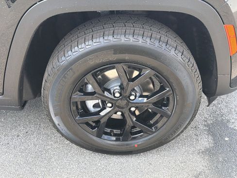 New 2026 Jeep Grand Cherokee Altitude AWD/4WD image 14