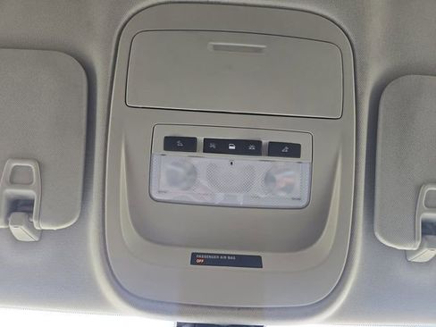 Used 2021 Chevrolet Colorado LT w/ LT Convenience Package image 7