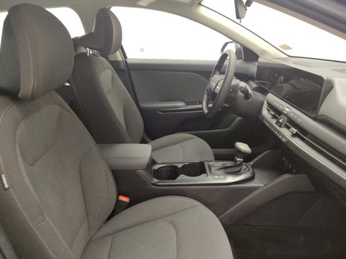 Used 2025 Kia K4 FWD image 21