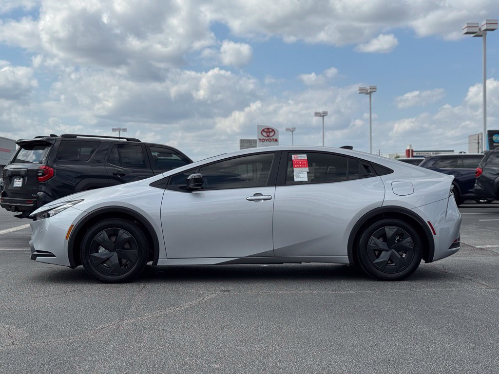 New 2026 Toyota Prius Plug-In Hybrid FWD image 8