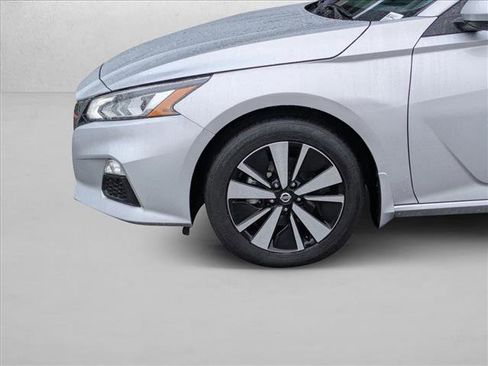 Used 2022 Nissan Altima 2.5 SV w/ SV Premium Package image 23