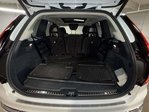 Certified 2025 Volvo XC90 T8 Plus w/ Protection Package Premier AWD/4WD image 17