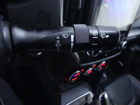 Used 2019 Subaru Crosstrek 2.0i Limited w/ Moonroof Package w/Navigation image 19