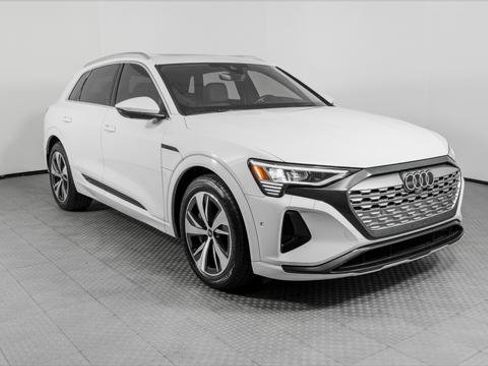 Used 2024 Audi Q8 e-tron Premium Plus w/ Premium Plus Package AWD/4WD image 10