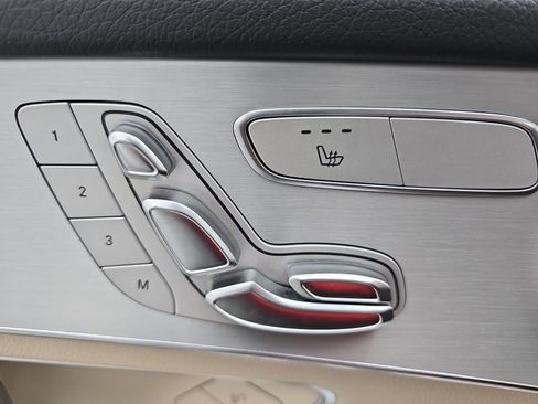 Used 2019 Mercedes-Benz GLC 300 GLC 300 image 28