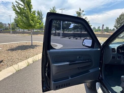 Used 2004 Nissan Xterra XE AWD/4WD image 11