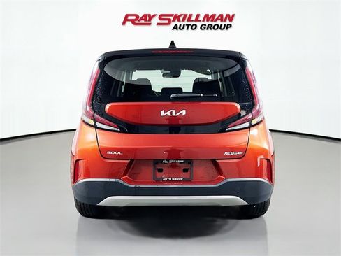 Used 2023 Kia Soul LX w/ LX Technology Package image 6