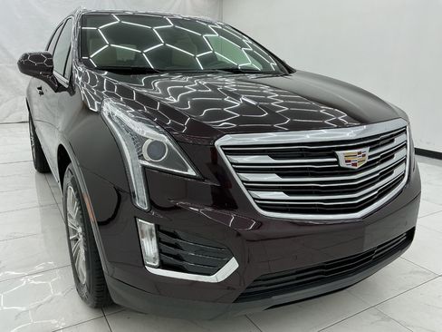 Used 2018 Cadillac XT5 Luxury w/ Driver Awareness Package FWD image 3