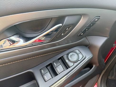 Used 2019 Chevrolet Traverse Premier w/ Driver Confidence II Package FWD image 17