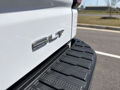 Used 2025 GMC Sierra 1500 SLT image 42