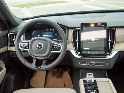 New 2026 Volvo XC90 B5 Plus w/ Protection Package AWD/4WD image 25