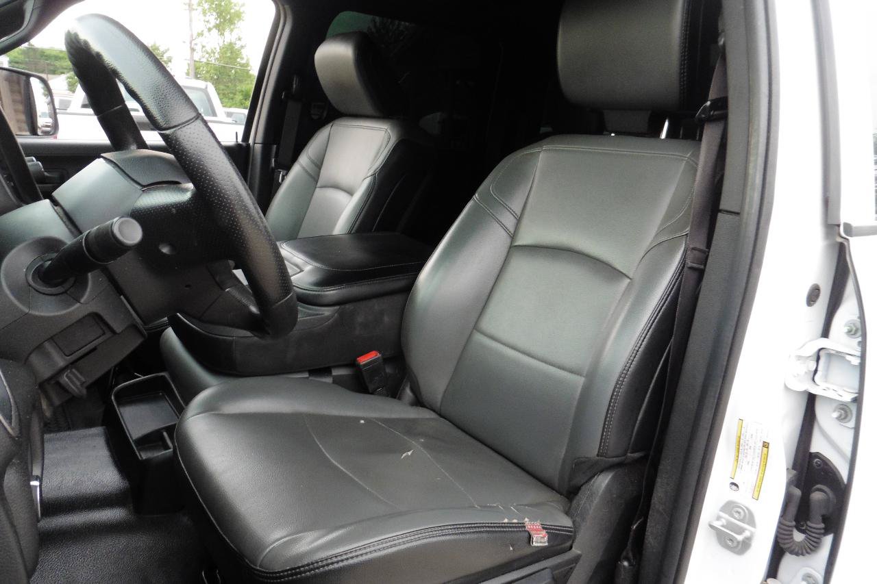 Used 2022 RAM 2500 Tradesman w/ Chrome Appearance Group RWD image 11