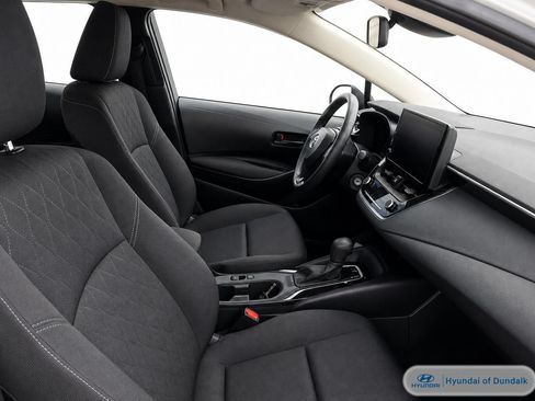 Used 2025 Toyota Corolla LE FWD image 11