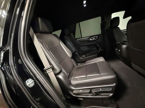Used 2024 Chevrolet Tahoe Z71 w/ Luxury Package AWD/4WD image 14