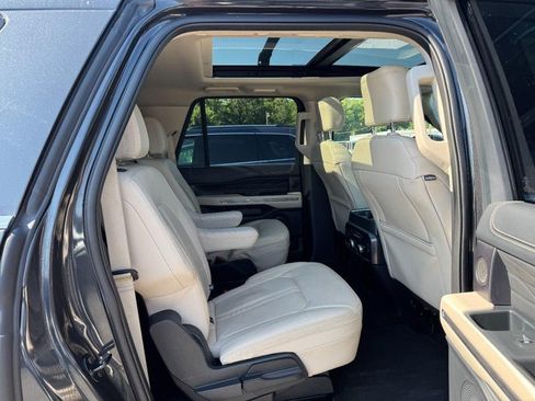 Used 2023 Ford Expedition Max Platinum AWD/4WD image 12