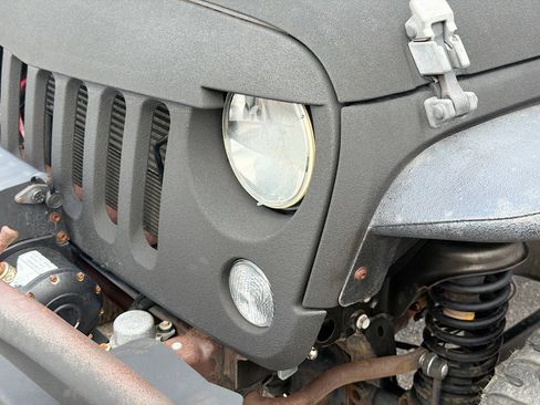 Used 2015 Jeep Wrangler Unlimited Sport w/ Quick Order Package 24S image 9