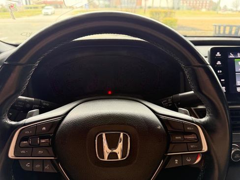Used 2019 Honda Accord Sport image 11