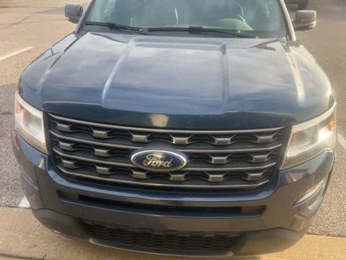 Used 2017 Ford Explorer XLT w/ Equipment Group 202A image 21