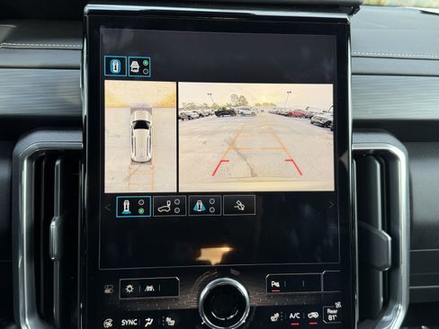 Used 2025 GMC Acadia Elevation image 31