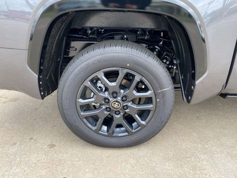 New 2026 Toyota Tundra Platinum AWD/4WD image 28