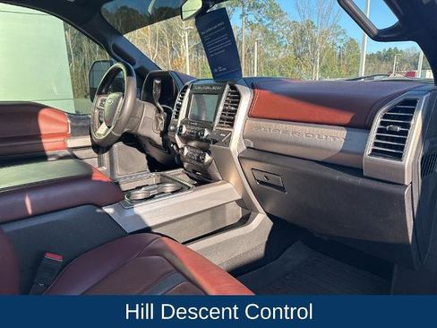 Certified 2021 Ford F250 Platinum w/ FX4 Off-Road Package image 29