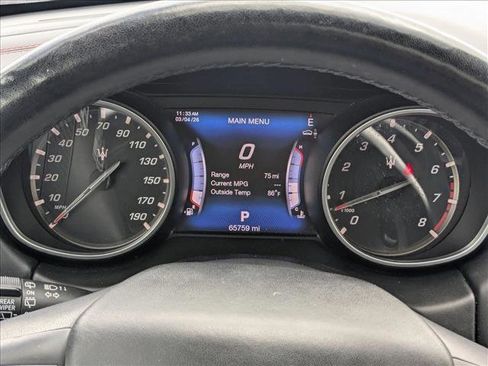 Used 2017 Maserati Levante w/ Sport Package image 11