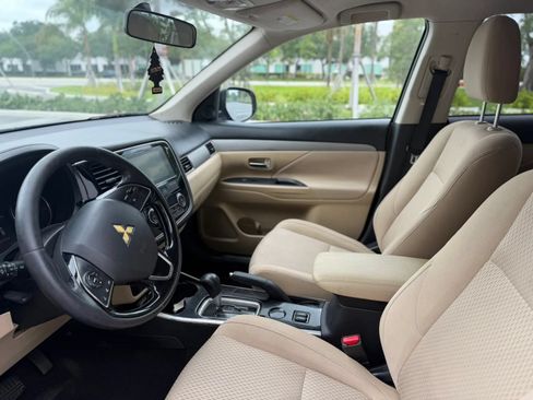 Used 2018 Mitsubishi Outlander SE FWD image 21