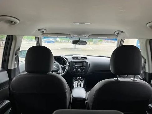 Used 2016 Kia Soul + FWD image 49