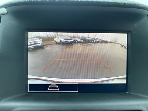 Used 2024 GMC Terrain SLE AWD/4WD image 16