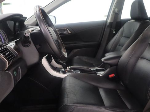 Used 2017 Honda Accord EX-L image 11