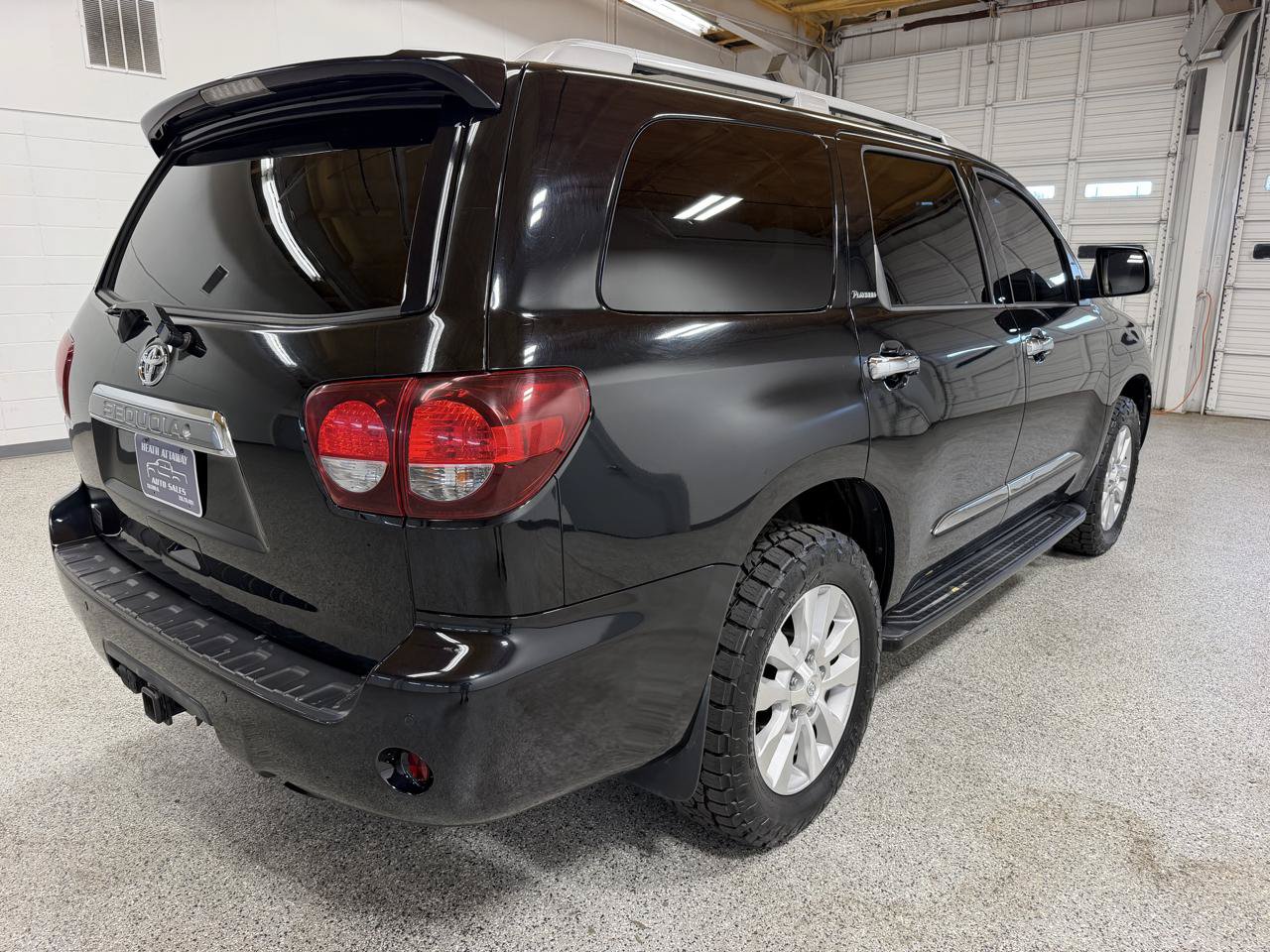 Used 2018 Toyota Sequoia Platinum w/ Carpet Mat Package AWD/4WD image 5
