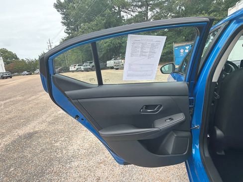 Used 2024 Nissan Sentra SV FWD image 28