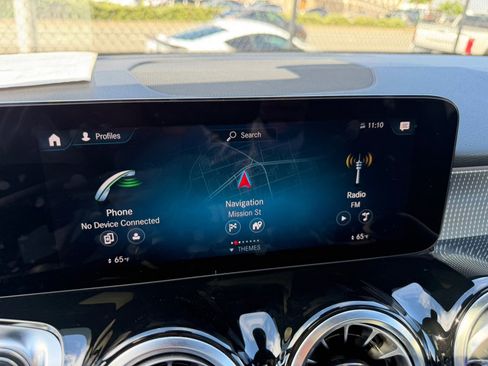 Used 2023 Mercedes-Benz EQB 300 4MATIC image 24