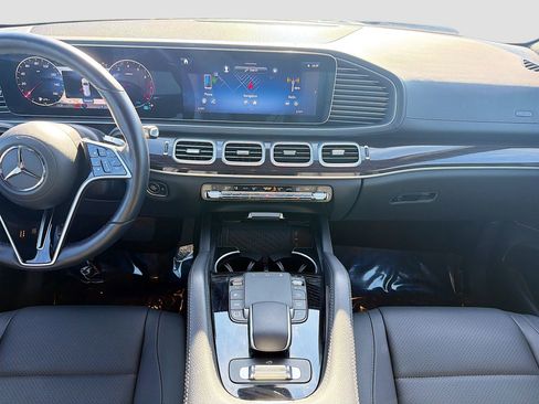 Used 2025 Mercedes-Benz GLS 450 GLS 450 image 21