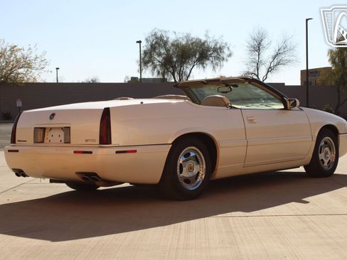 Used 2002 Cadillac Eldorado Touring w/ Preffered Equipment Group image 35