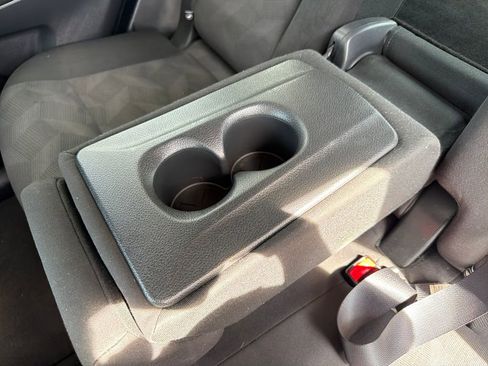 Used 2016 Nissan Rogue SV image 23