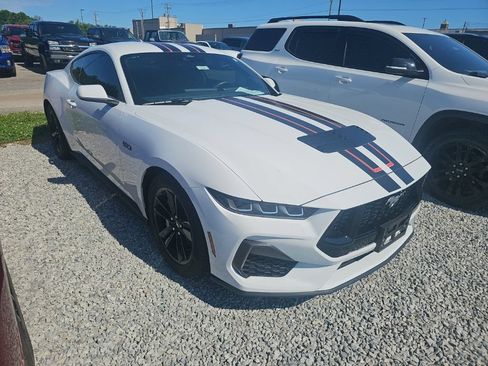 Used 2024 Ford Mustang GT RWD image 6