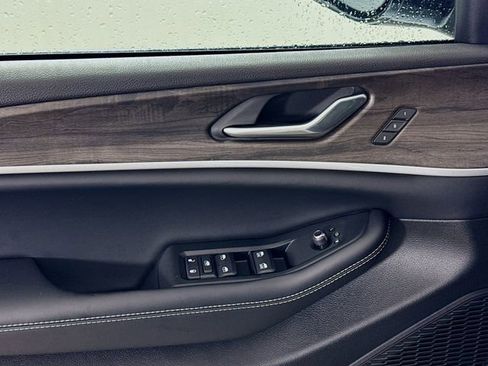 New 2025 Jeep Grand Cherokee L Limited image 18